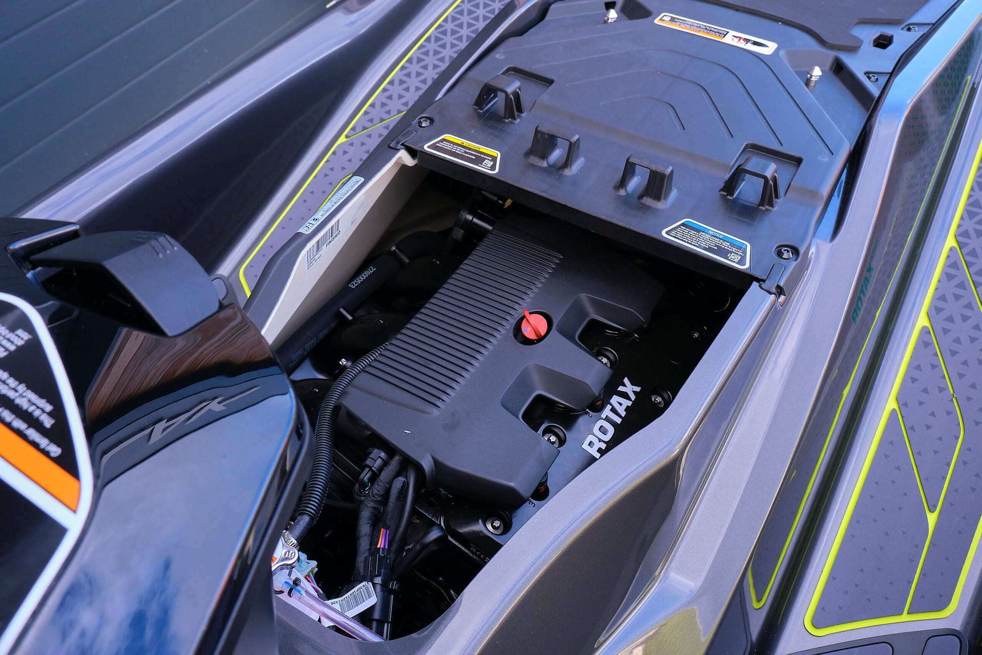 Sea-Doo RXP-X RS Apex 300 uit 2023 in Racing Green